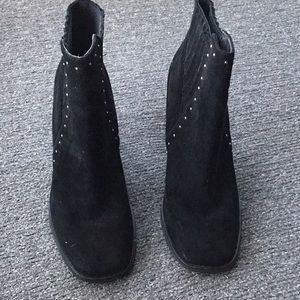 Forever 21 Black Faux Suede Ankle Boots - 8